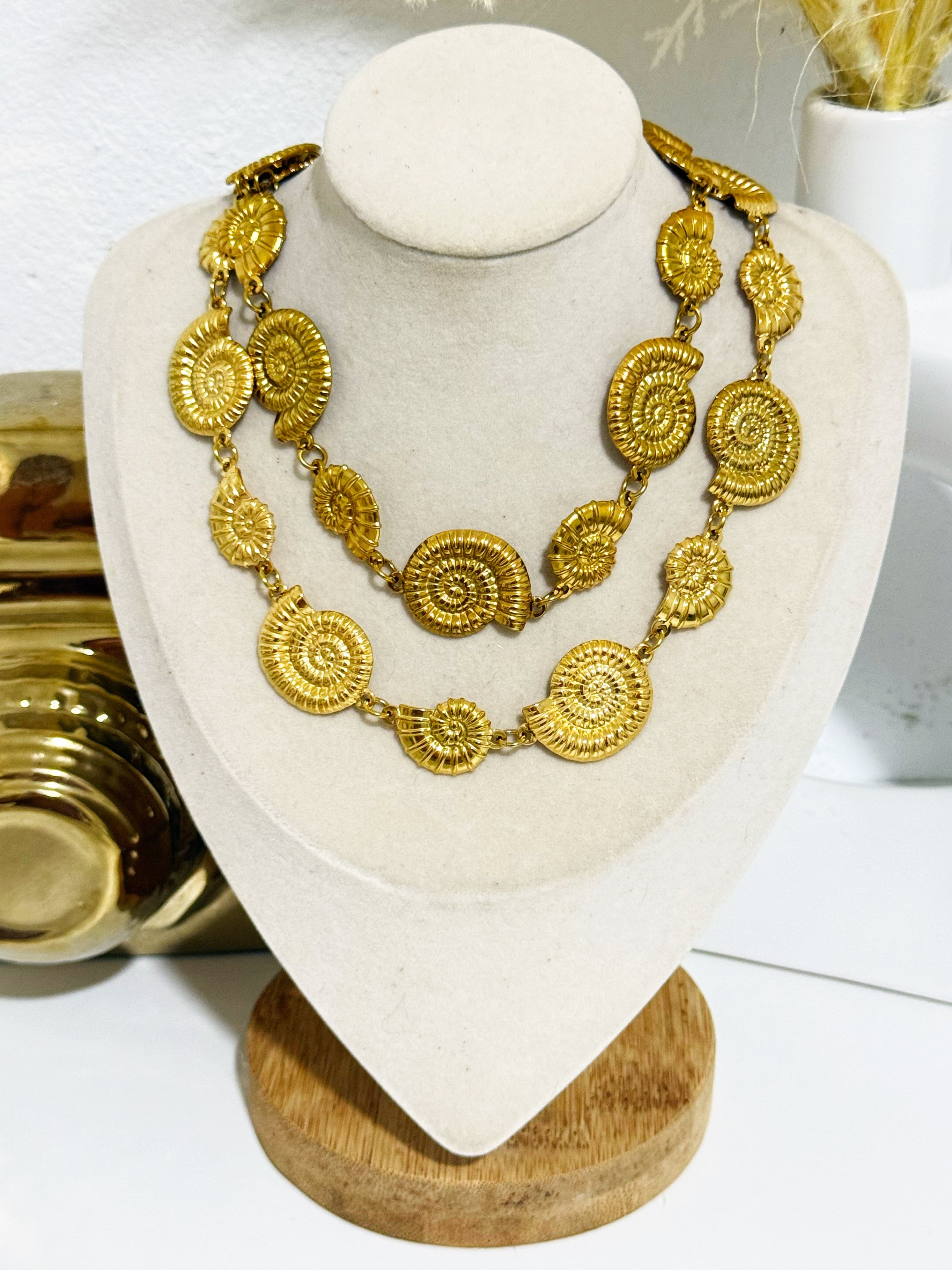 Golden Shell Choker