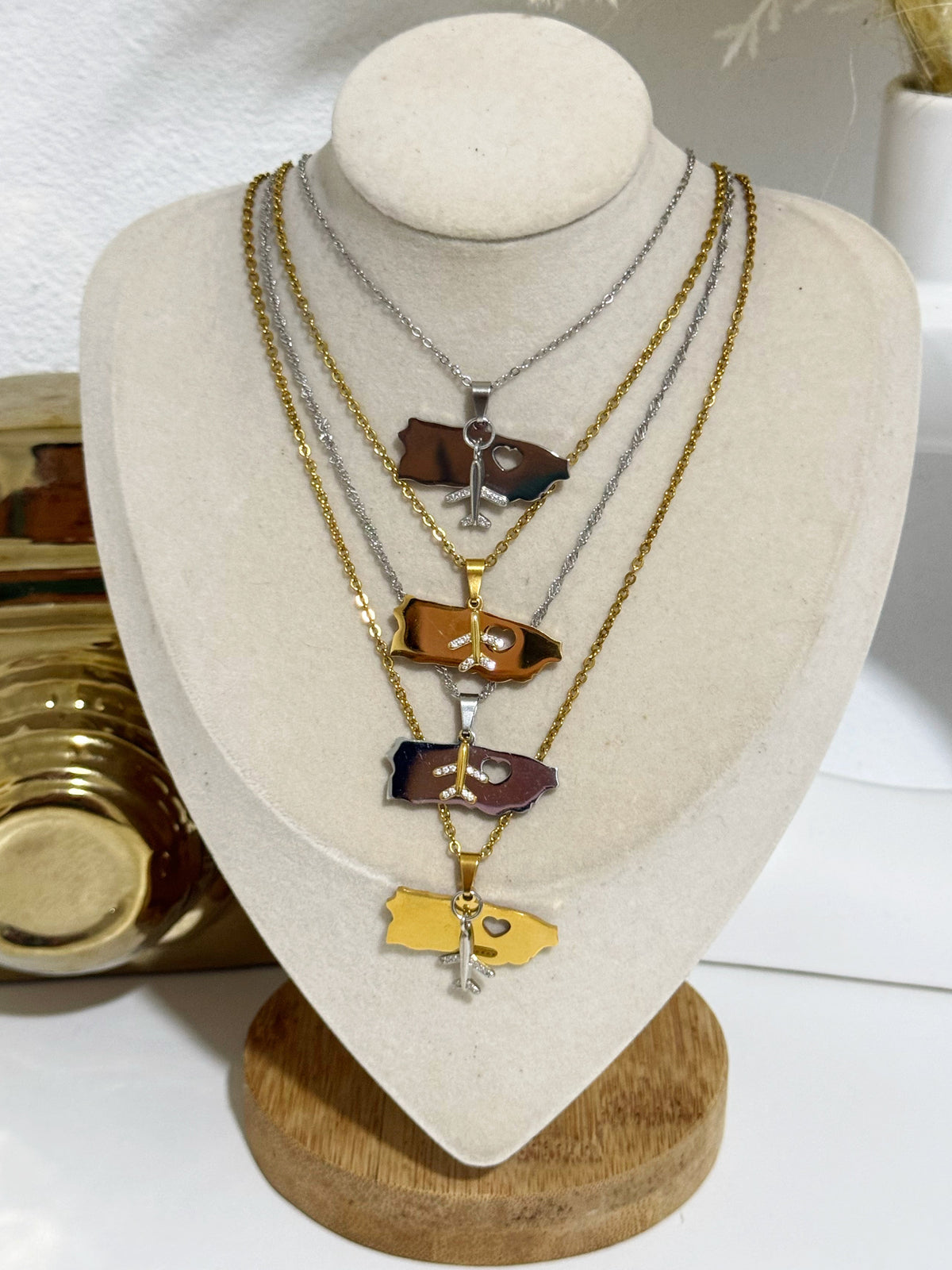 Mi isla Necklace